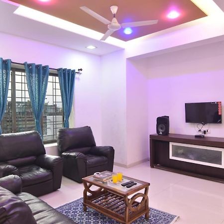 Prince Villa 3Bhk 로나발라 외부 사진