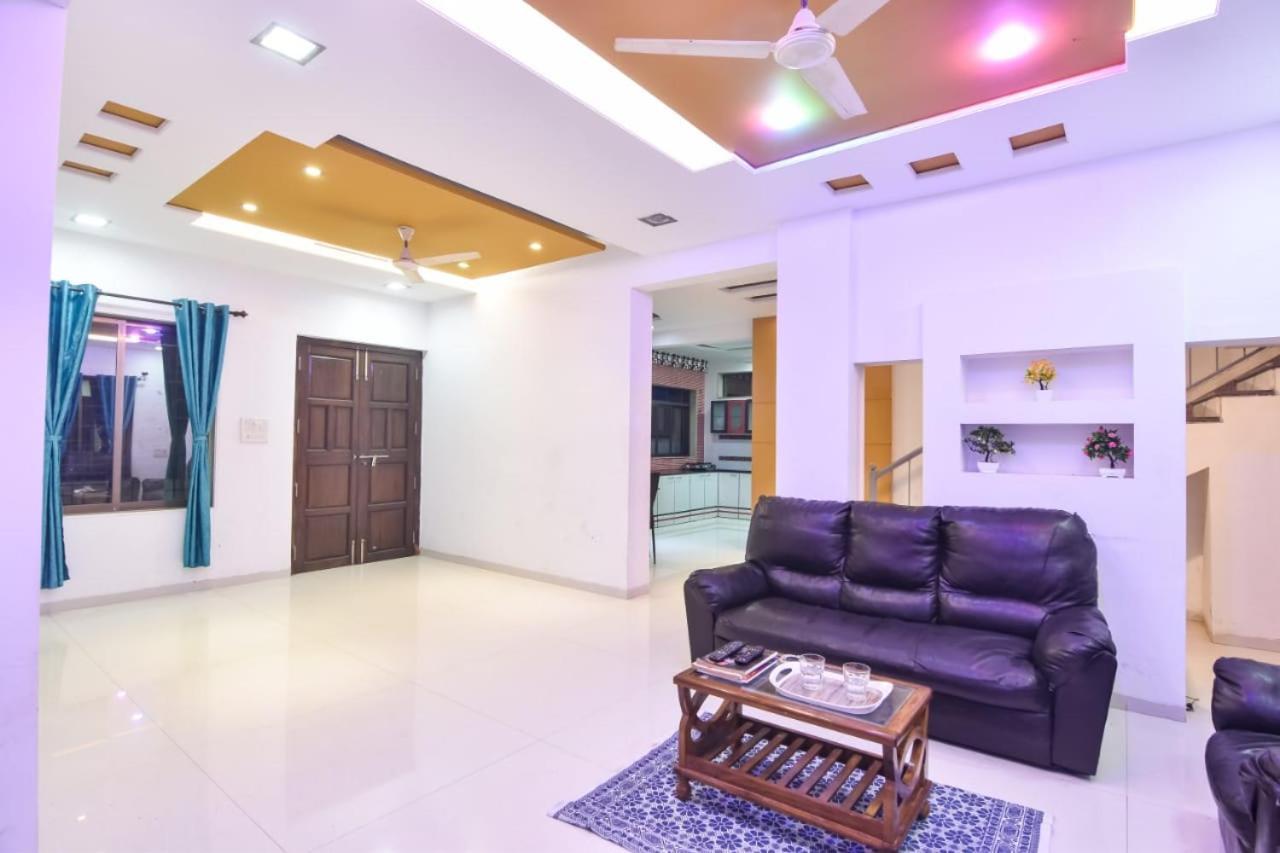 Prince Villa 3Bhk 로나발라 외부 사진